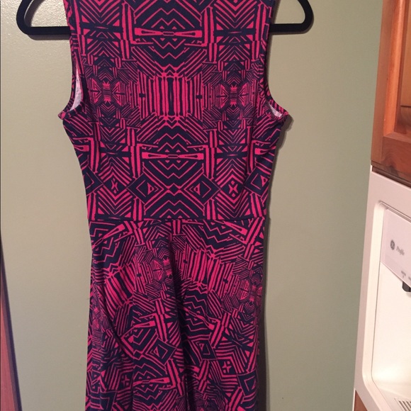 Robe Cocktail Soprano 2XL En Rayon - Couleur Violette - Style Crayon Sans Manches - Neuf Avec étiquettes